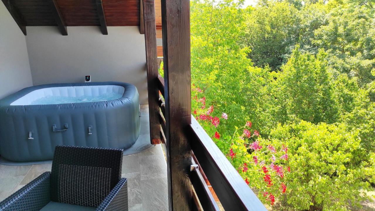 Deluxe Apartment With Jacuzzi - Patar Rakovica Exterior photo