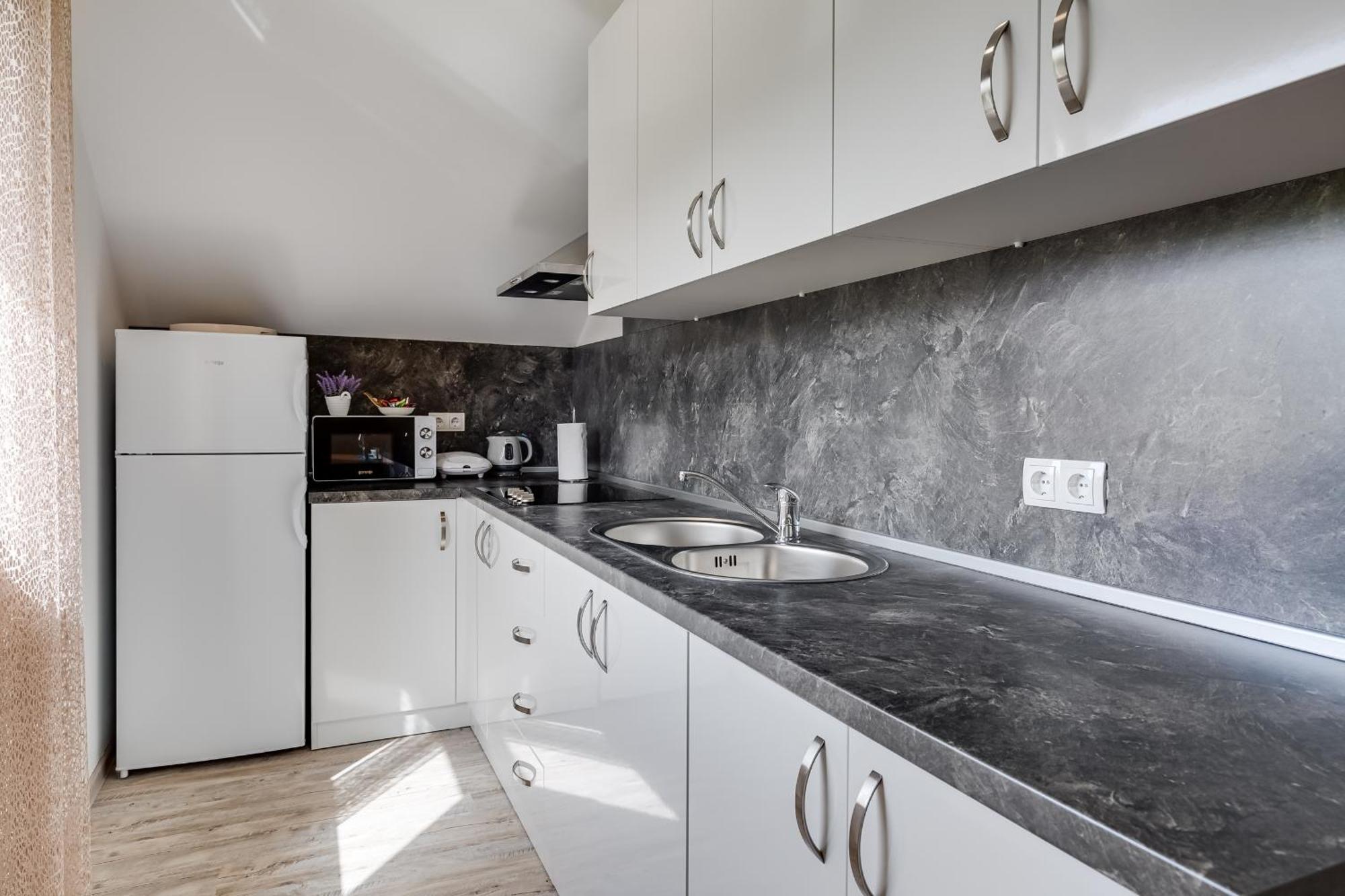 Deluxe Apartment With Jacuzzi - Patar Rakovica Exterior photo